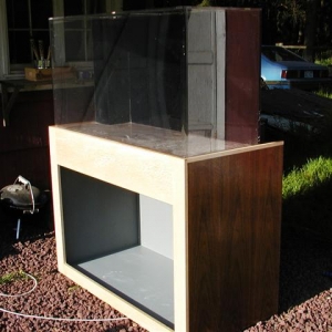front/side view of the tank and stand 90g